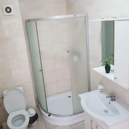 David Summerland דירה