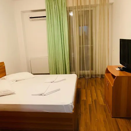 דירה David Summerland *