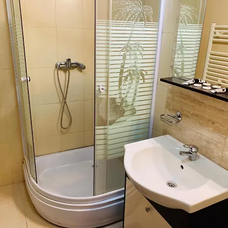 דירה David Summerland *