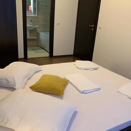 David Summerland דירה *